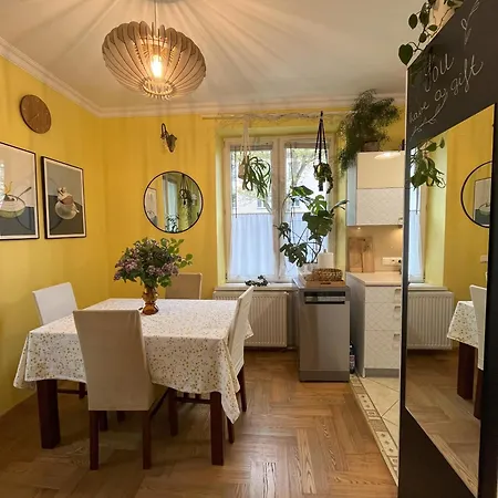 Greenthumb Praska Apartment *