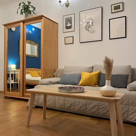 Greenthumb Praska Apartment