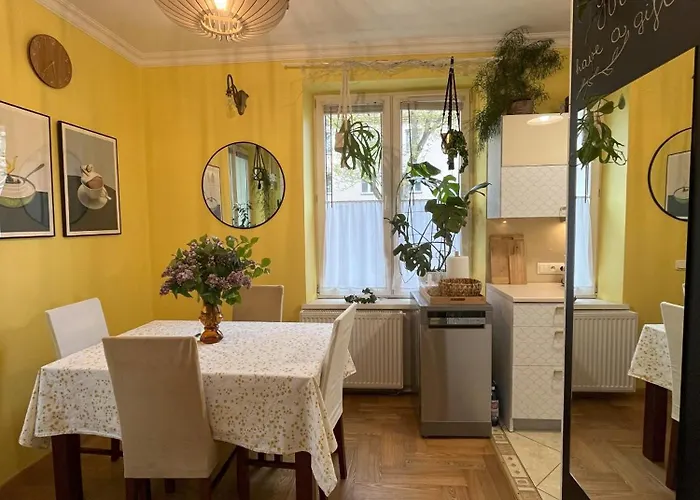 Greenthumb Praska Apartment *